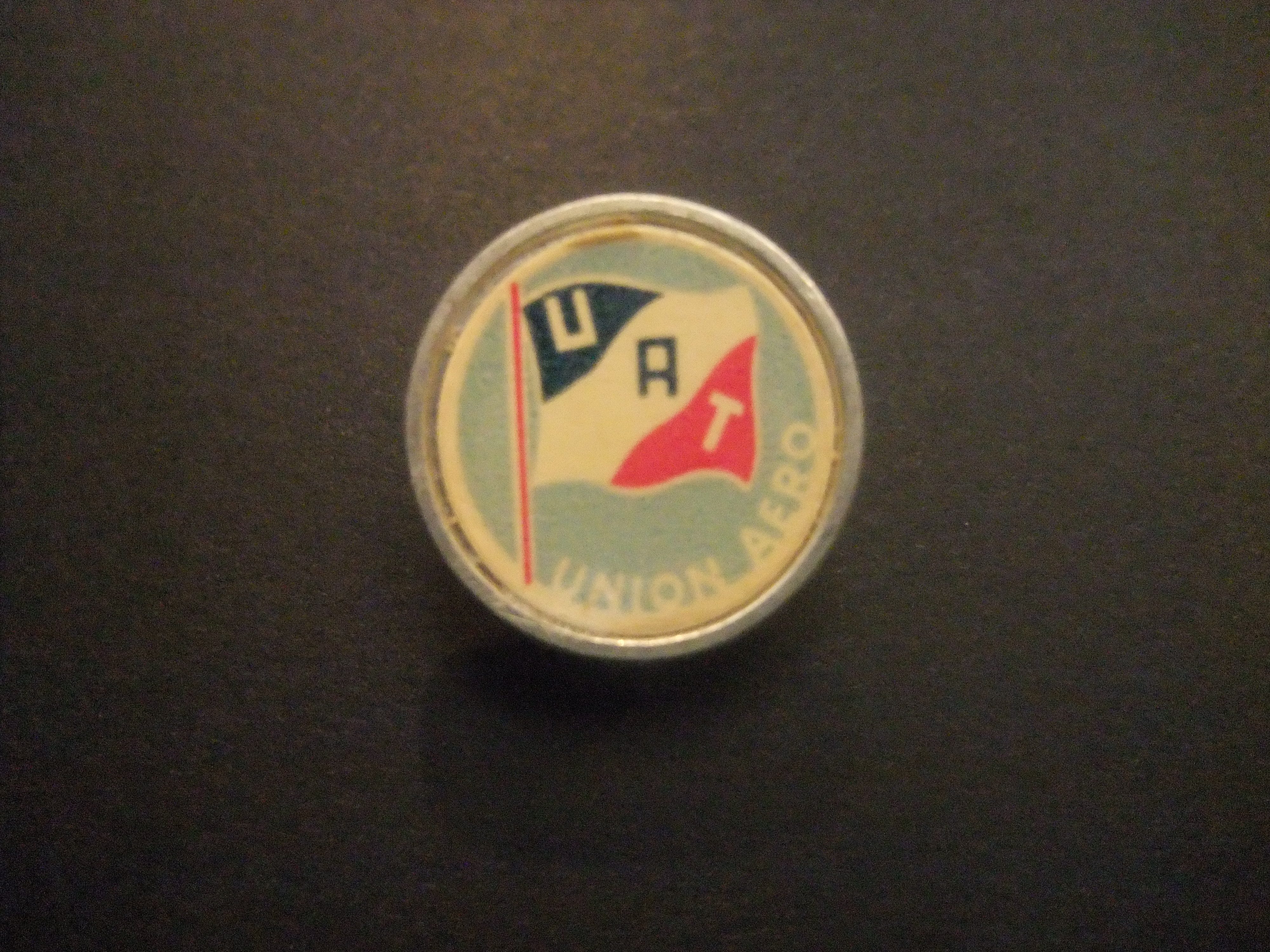 UAT (Union Aéromaritime de Transport  was een Franse luchtvaartmaatschappij)